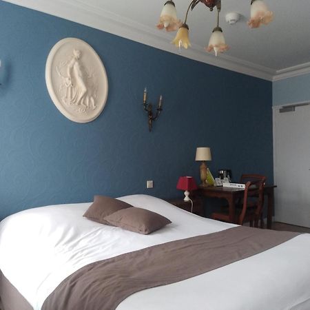 Hostellerie Saint Martin- Logis Hotel Et Restaurant Creully sur Seulles Exterior photo