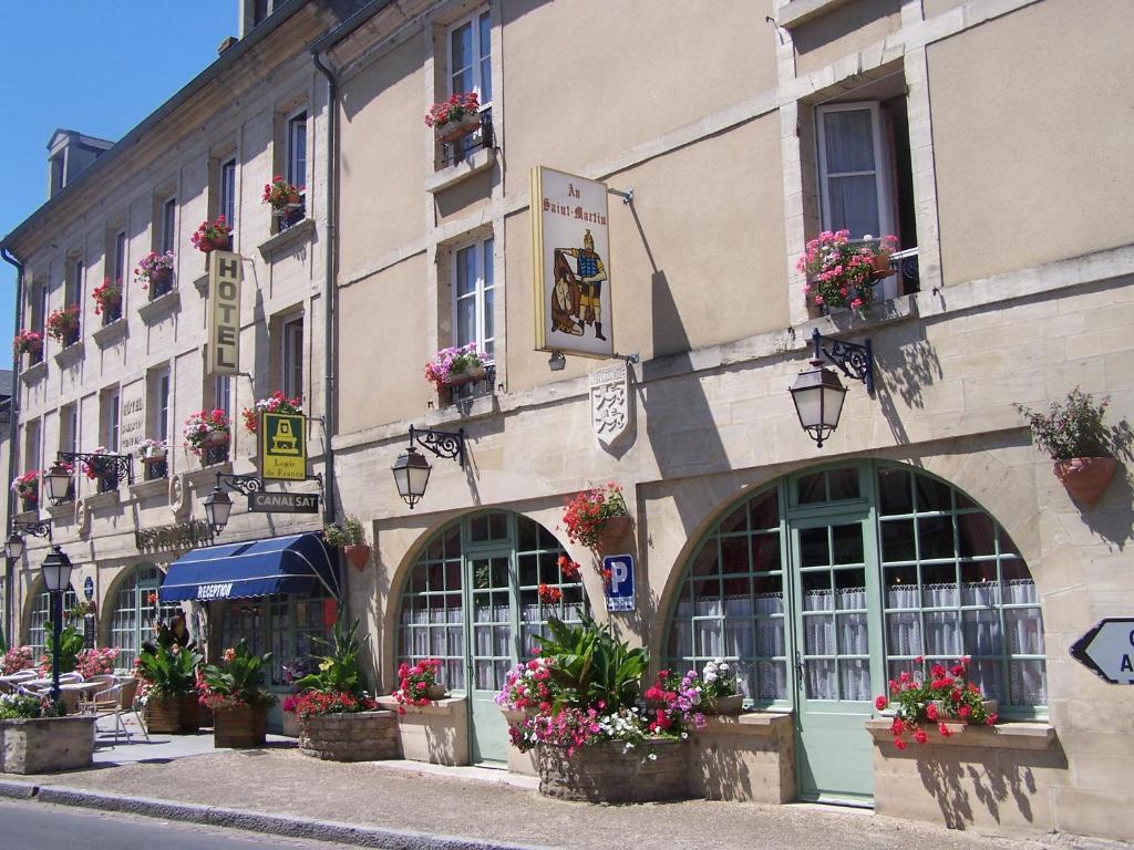 Hostellerie Saint Martin- Logis Hotel Et Restaurant Creully sur Seulles Exterior photo