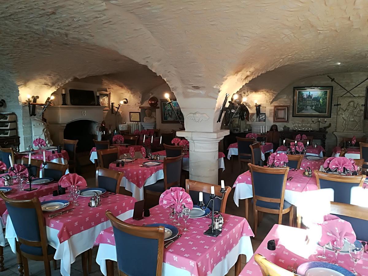 Hostellerie Saint Martin- Logis Hotel Et Restaurant Creully sur Seulles Exterior photo