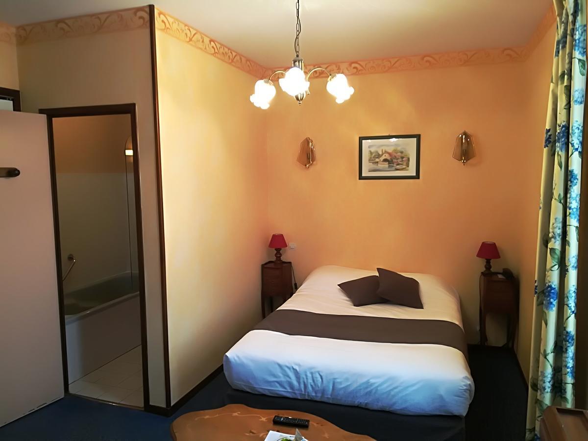 Hostellerie Saint Martin- Logis Hotel Et Restaurant Creully sur Seulles Exterior photo