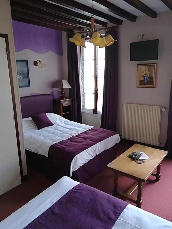 Hostellerie Saint Martin- Logis Hotel Et Restaurant Creully sur Seulles Exterior photo