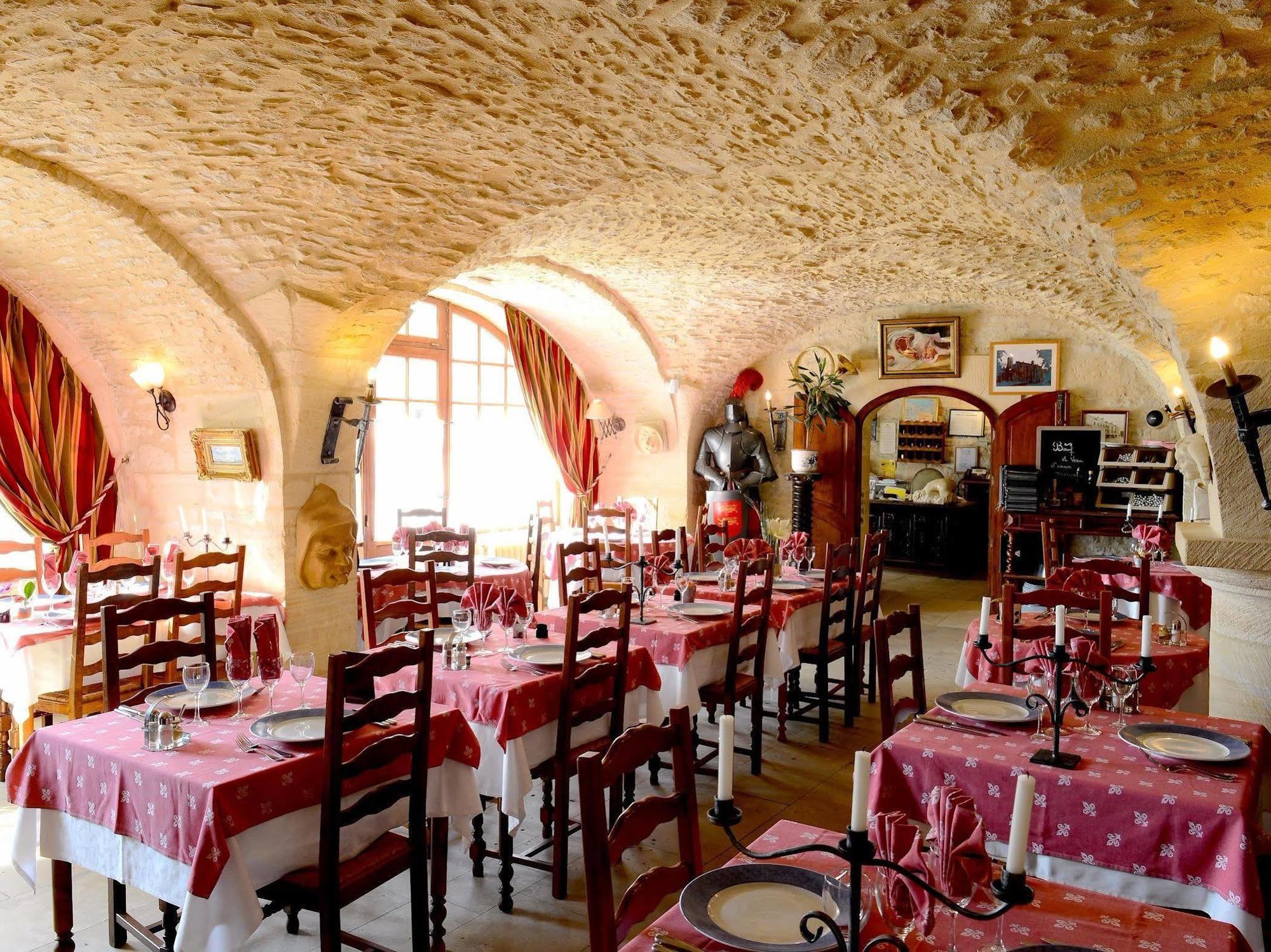 Hostellerie Saint Martin- Logis Hotel Et Restaurant Creully sur Seulles Exterior photo